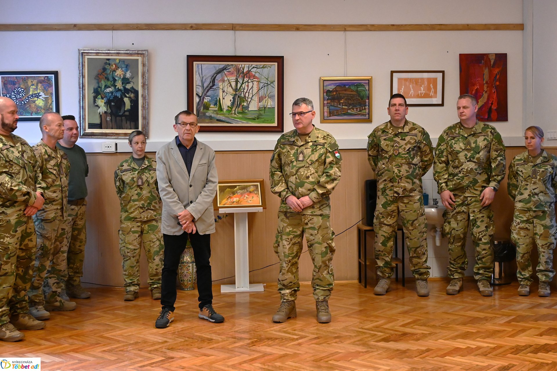 Kiállításmegnyitó a Damjanich laktanyában