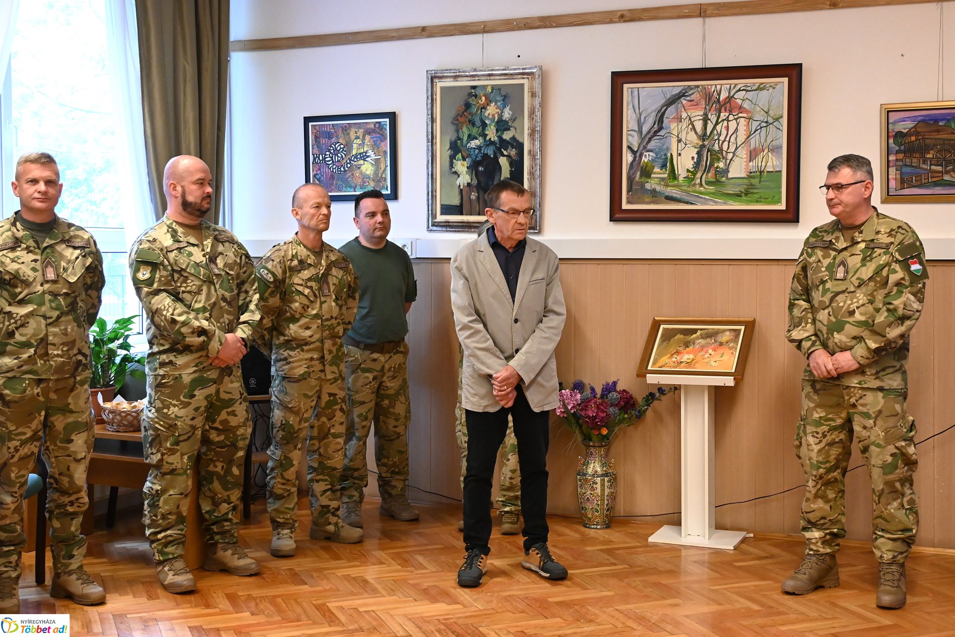 Kiállításmegnyitó a Damjanich laktanyában