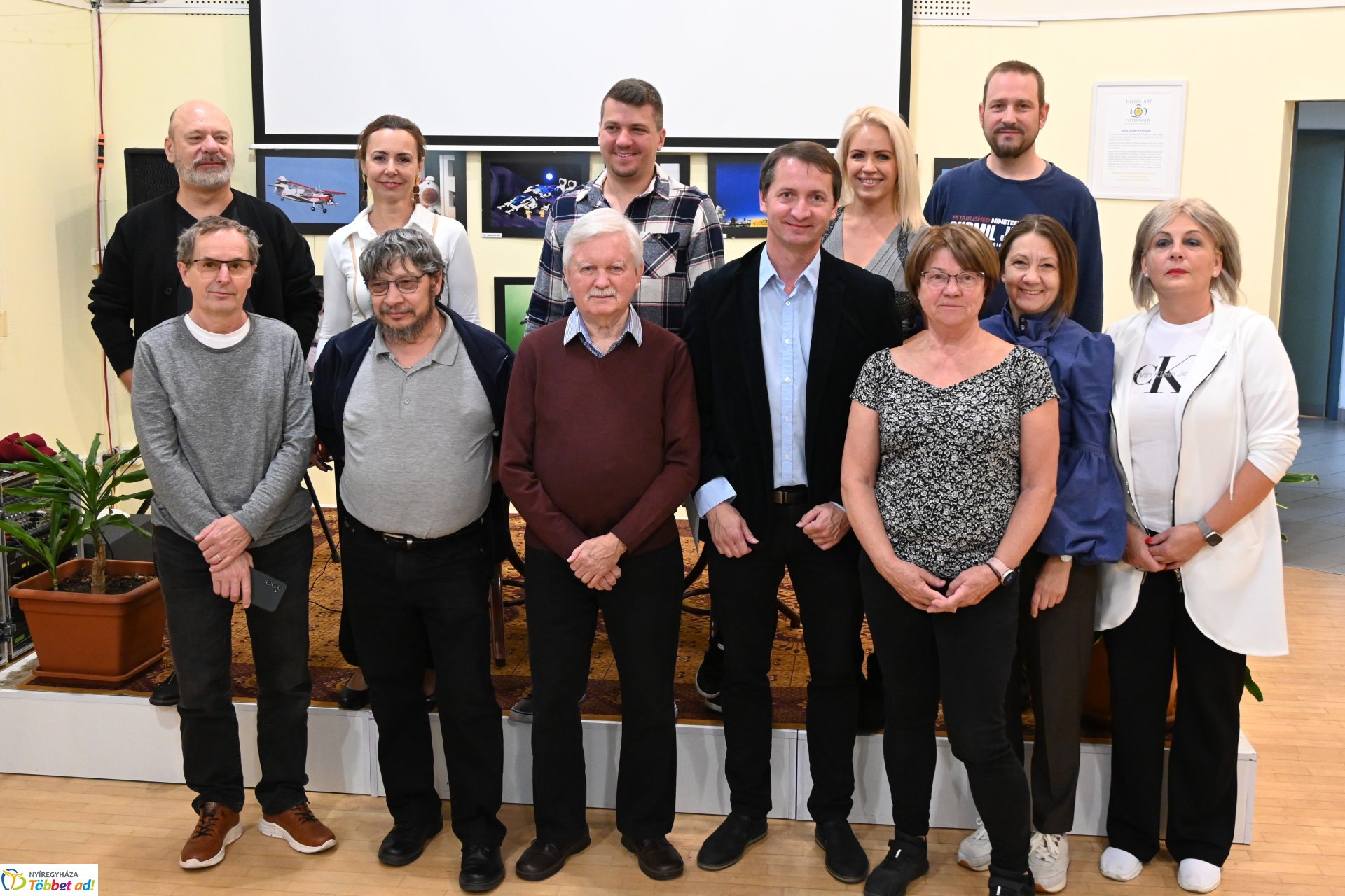 Kicsiknek és nagyobbaknak - a Helios Art Fotóklub kiállításának megnyitója