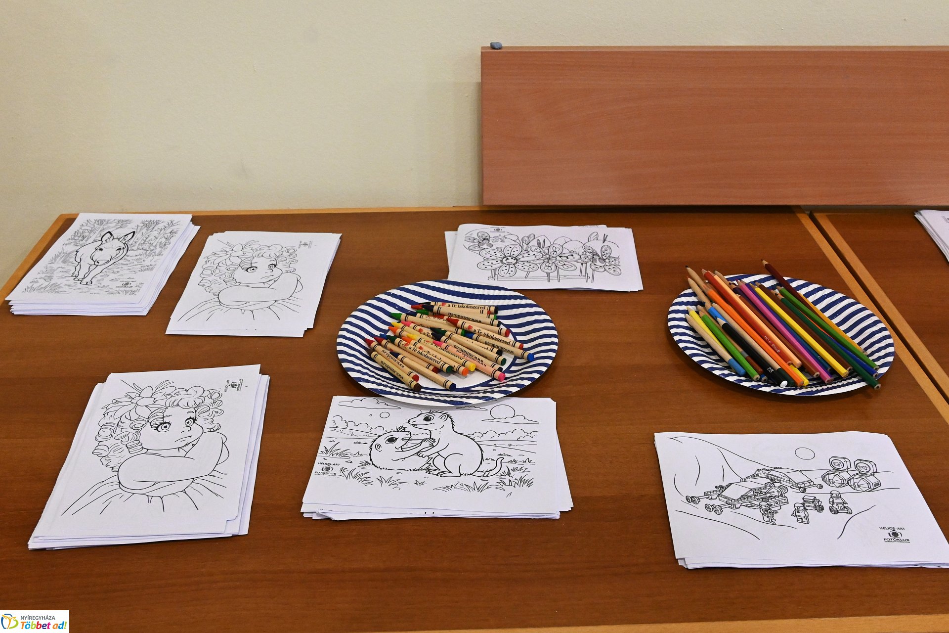 Kicsiknek és nagyobbaknak - a Helios Art Fotóklub kiállításának megnyitója