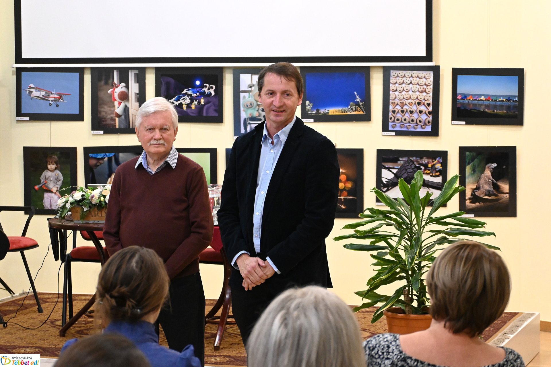 Kicsiknek és nagyobbaknak - a Helios Art Fotóklub kiállításának megnyitója