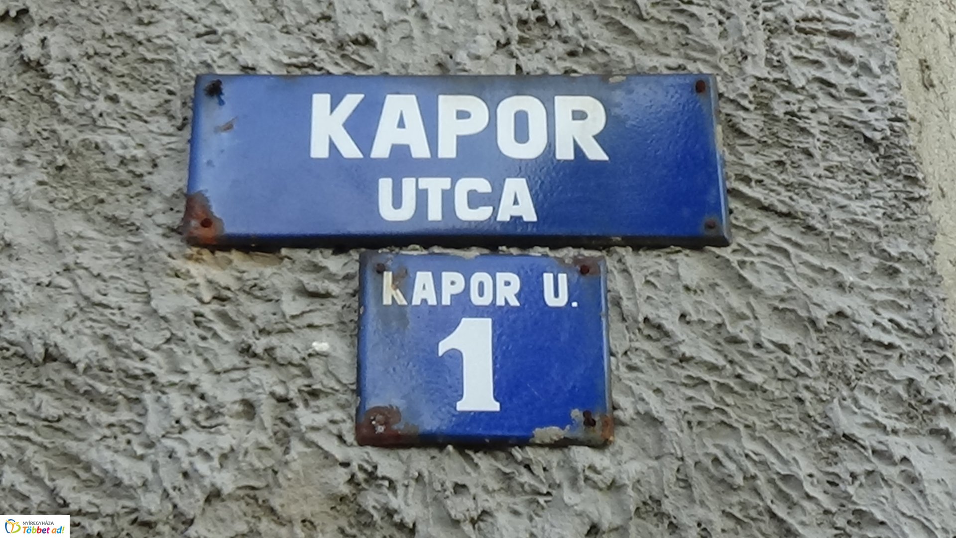 Kidőlt fal a Kapor utcában