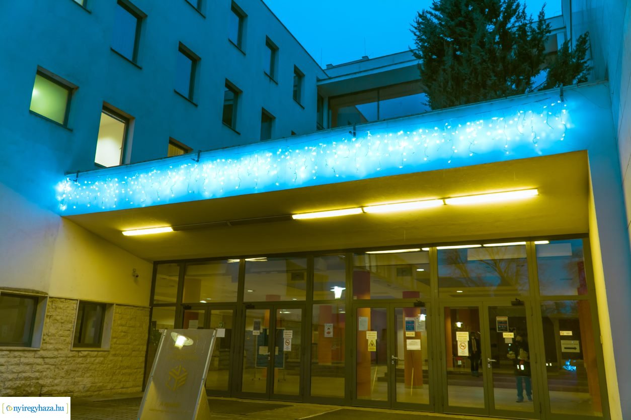 Kigyúltak az adventi fények az egyetemen (Fotók: Nyíregyházi Egyetem, Váczy Norbert)