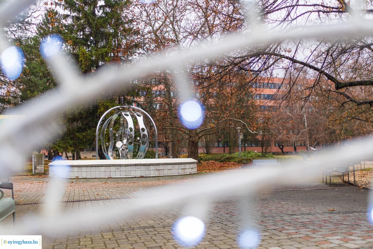 Kigyúltak az adventi fények az egyetemen (Fotók: Nyíregyházi Egyetem, Váczy Norbert)
