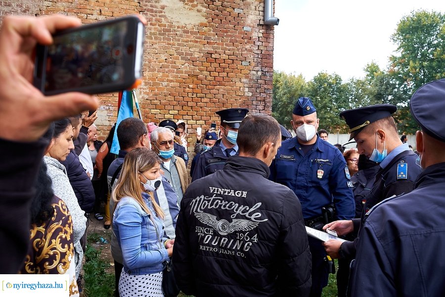 Kilakoltatás a Huszár lakótelepen