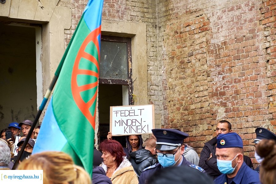 Kilakoltatás a Huszár lakótelepen