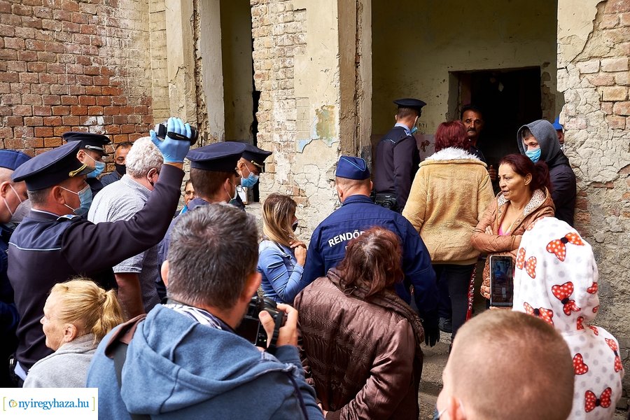 Kilakoltatás a Huszár lakótelepen