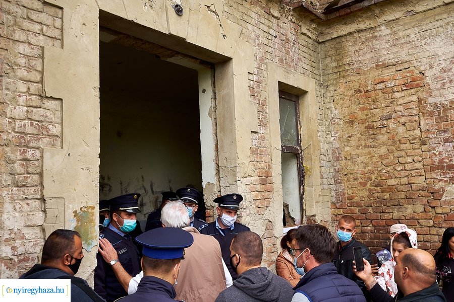 Kilakoltatás a Huszár lakótelepen