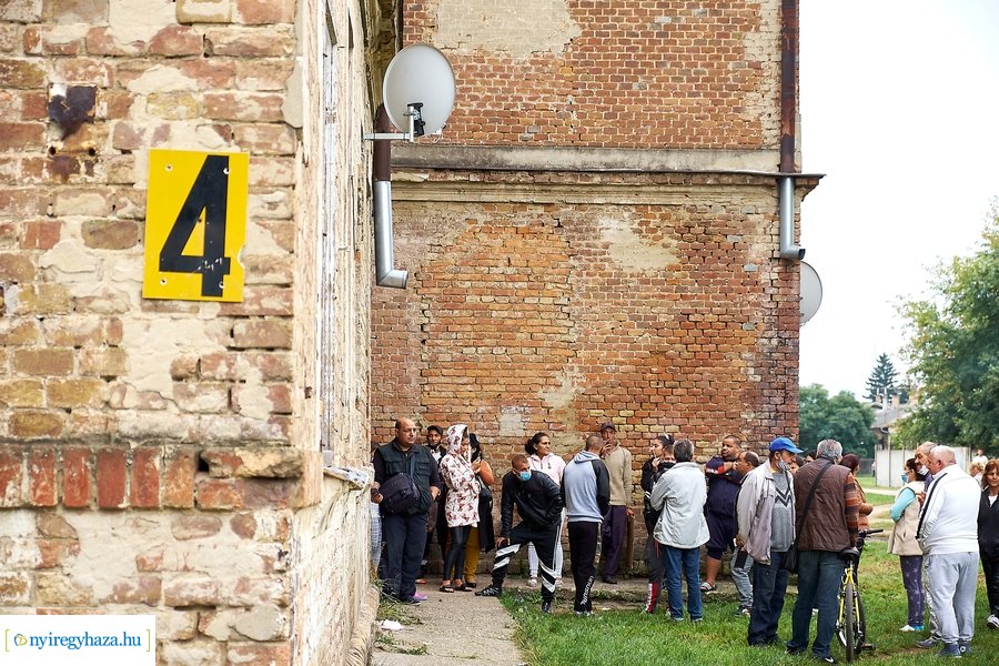 Kilakoltatás a Huszár lakótelepen