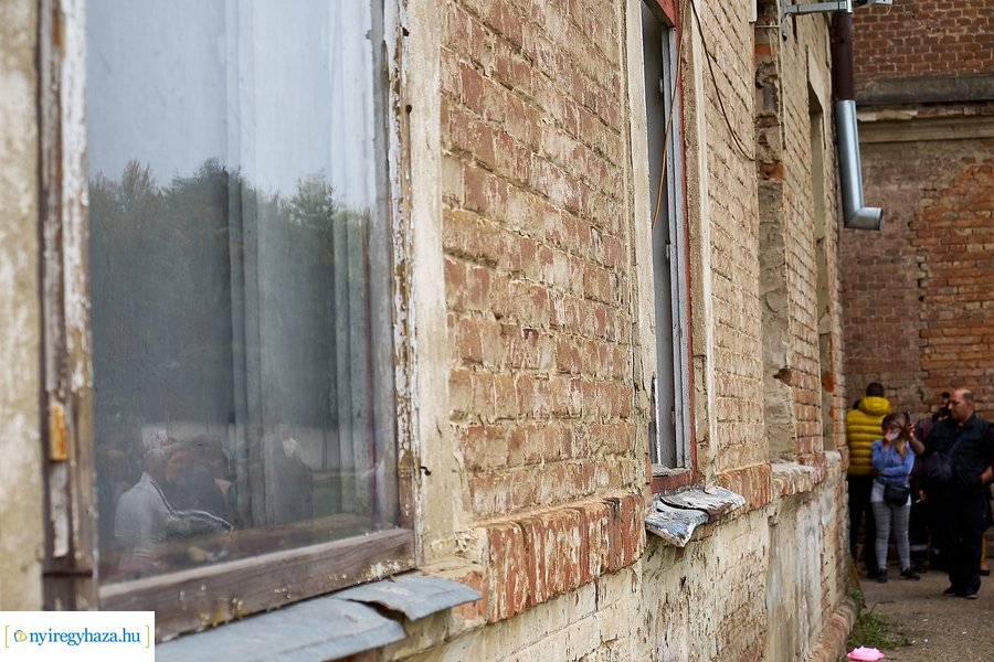 Kilakoltatás a Huszár lakótelepen