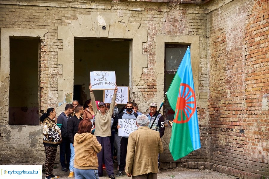Kilakoltatás a Huszár lakótelepen
