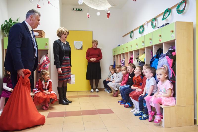 Kis figyelmesség a kórházi óvodában