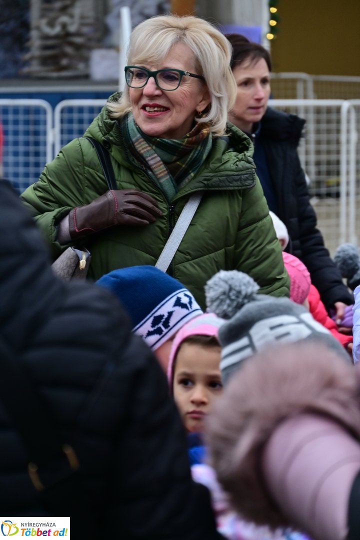 Kis karácsony sétány díszítése 2025