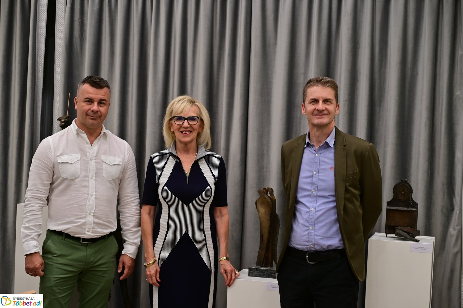 Kisplasztikai kiállítás a Szindbádban