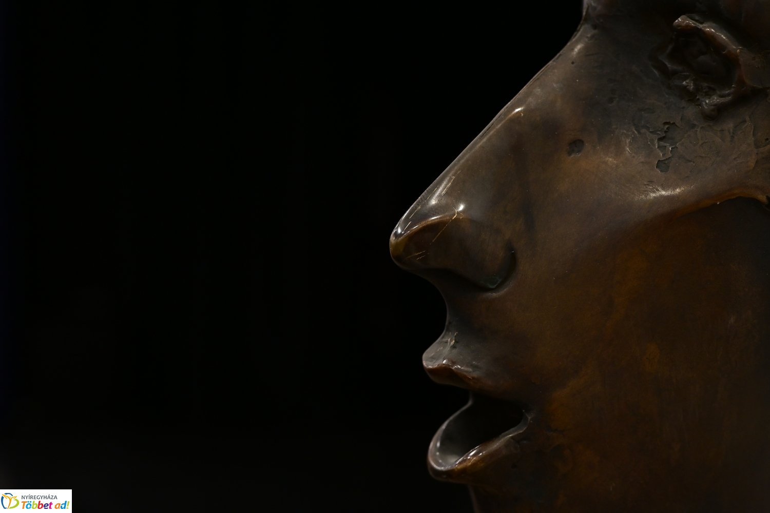 Kisplasztikai kiállítás a Szindbádban