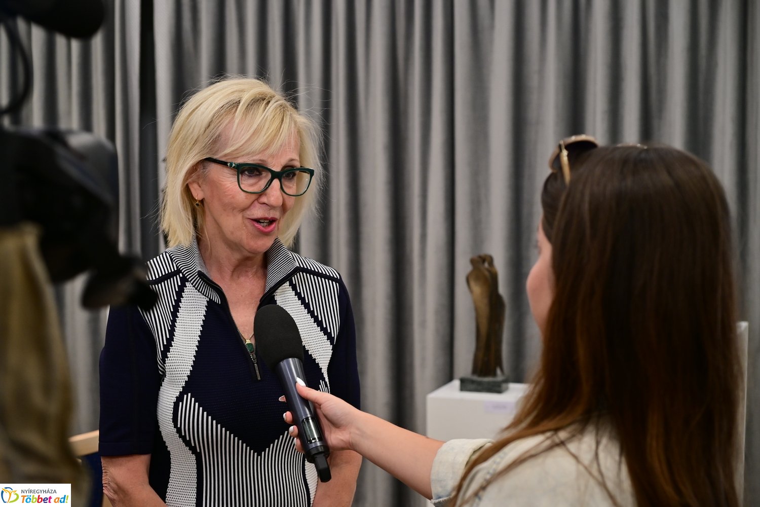 Kisplasztikai kiállítás a Szindbádban