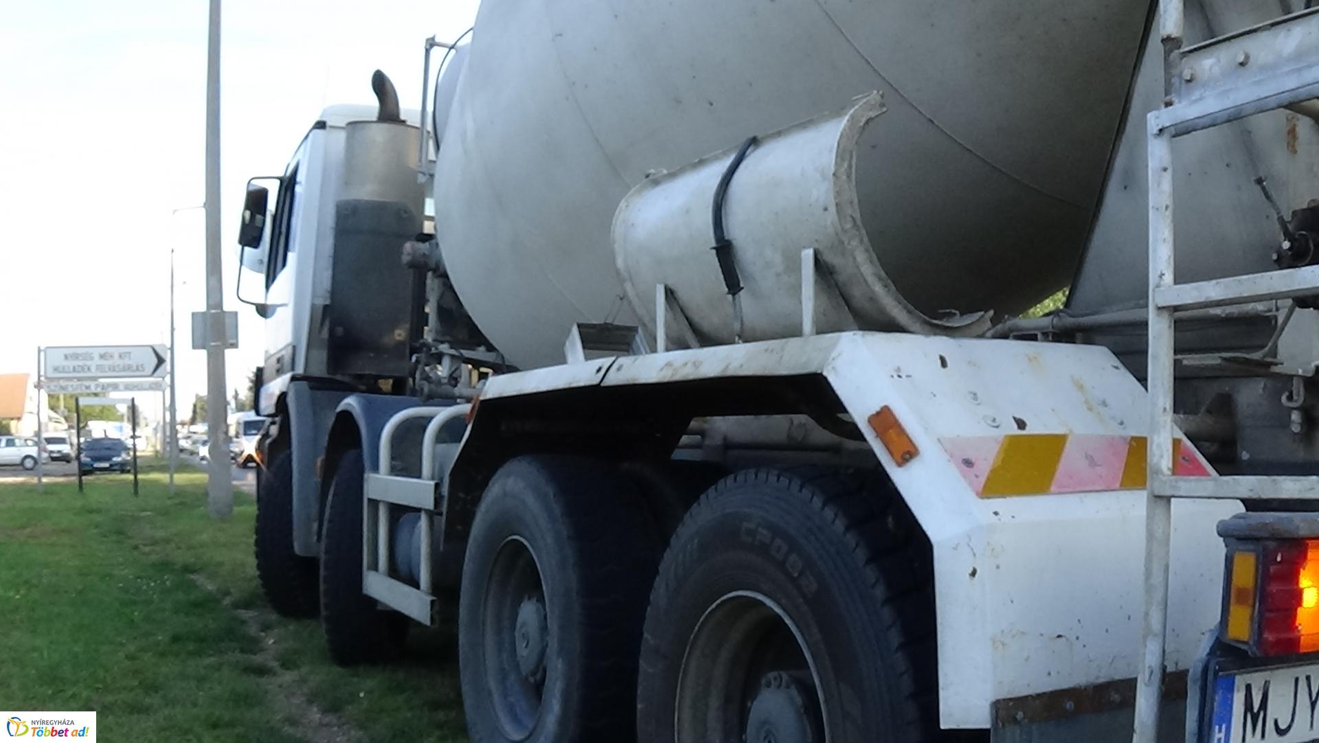 Kisteherkocsi motortere gyulladt meg a Kállói 