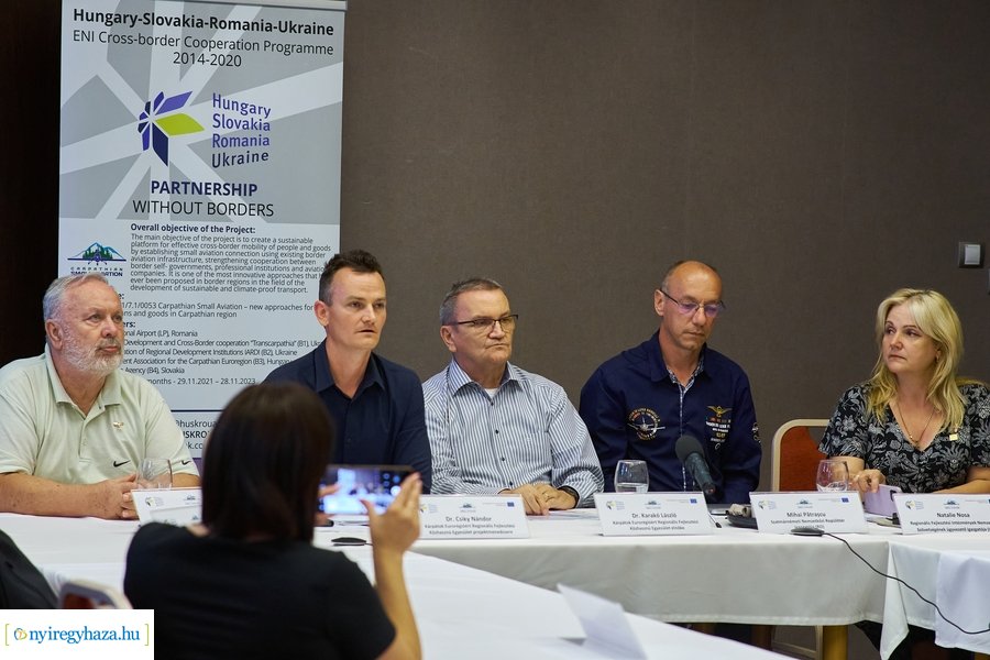 Kistérségi légi közlekedés fejlesztés - sajtótájékoztató
