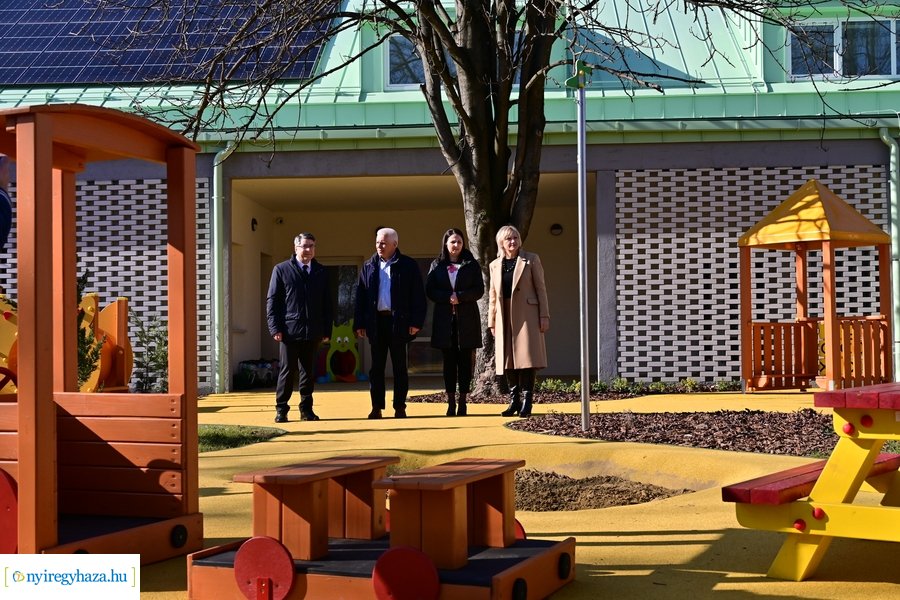 Kisvakond bölcsőde átadó 2024