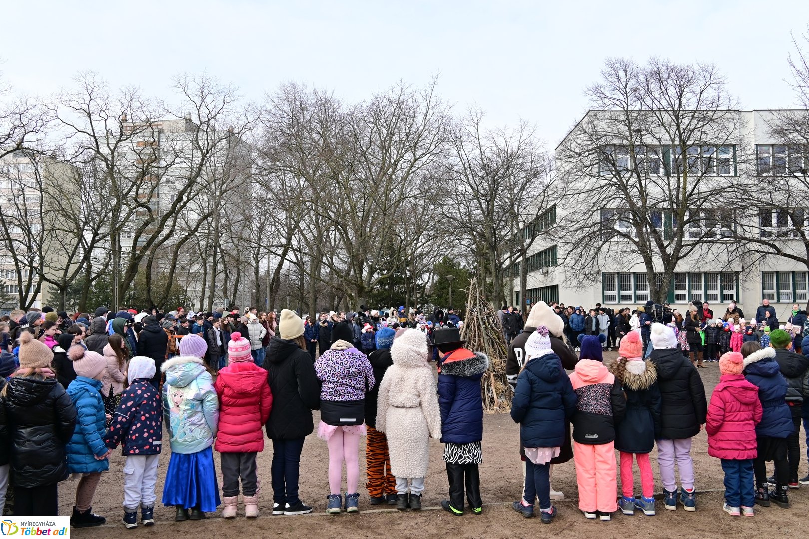 Kiszebáb égetés a Kazinczy Ferenc iskolában 2026