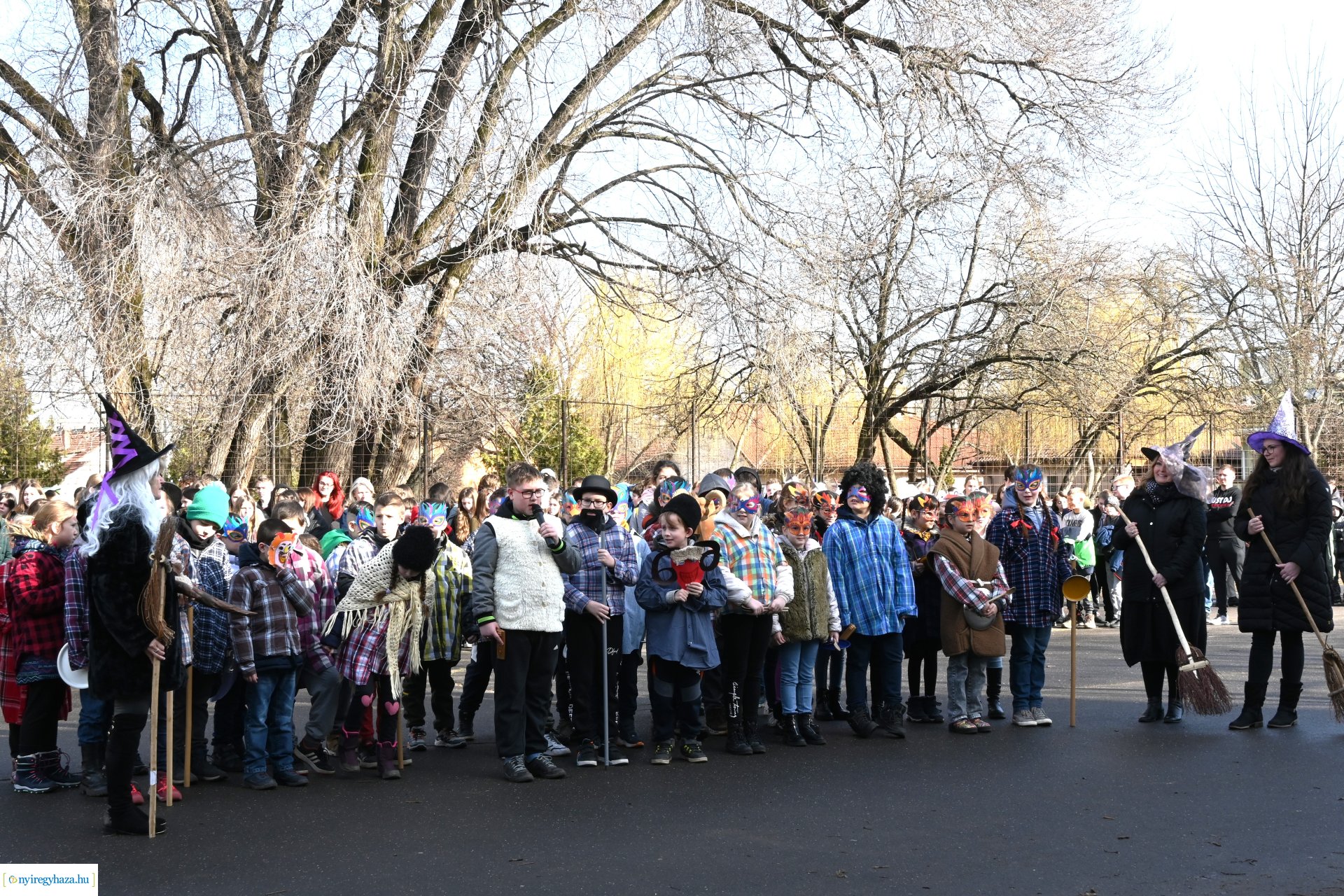 Kiszebáb égetés a Kazinczy Ferenc Tagintézményben