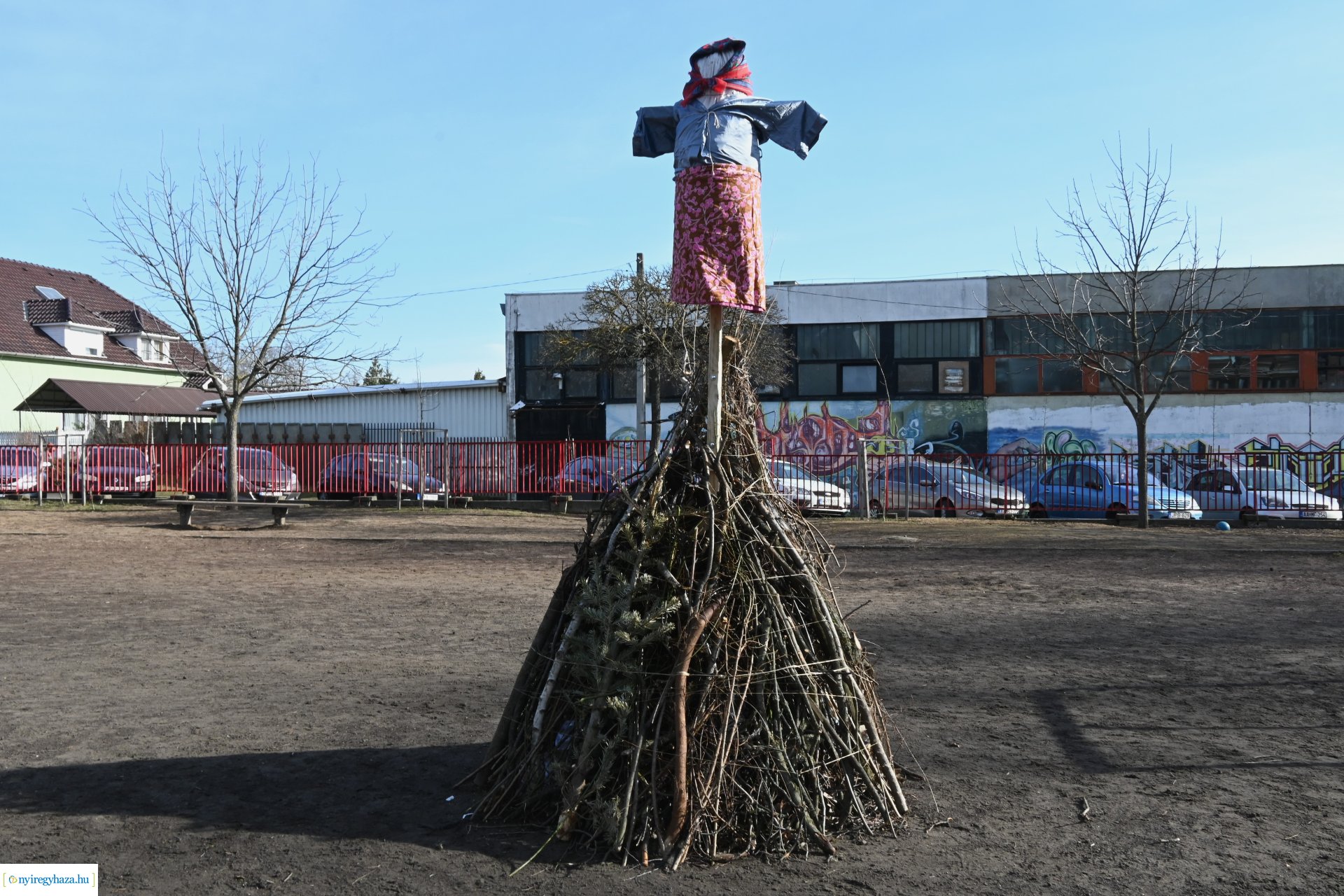 Kiszebáb égetés a Kazinczy Ferenc Tagintézményben