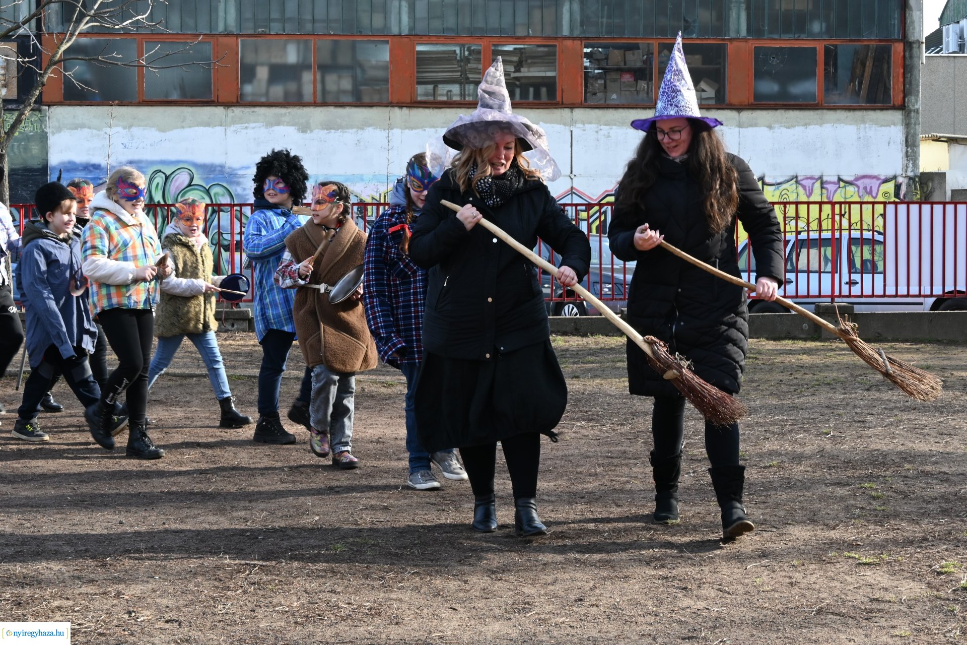 Kiszebáb égetés a Kazinczy Ferenc Tagintézményben