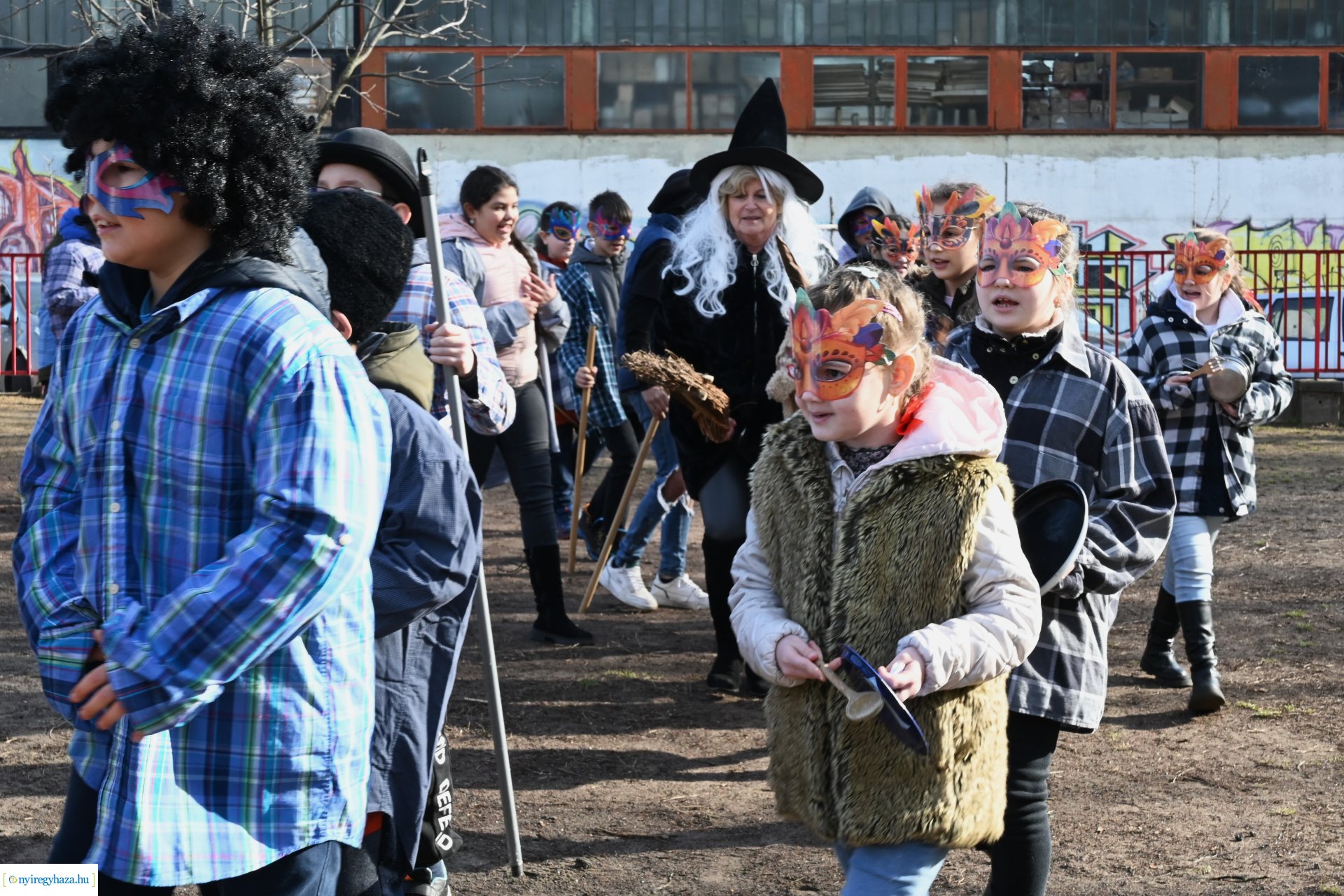 Kiszebáb égetés a Kazinczy Ferenc Tagintézményben