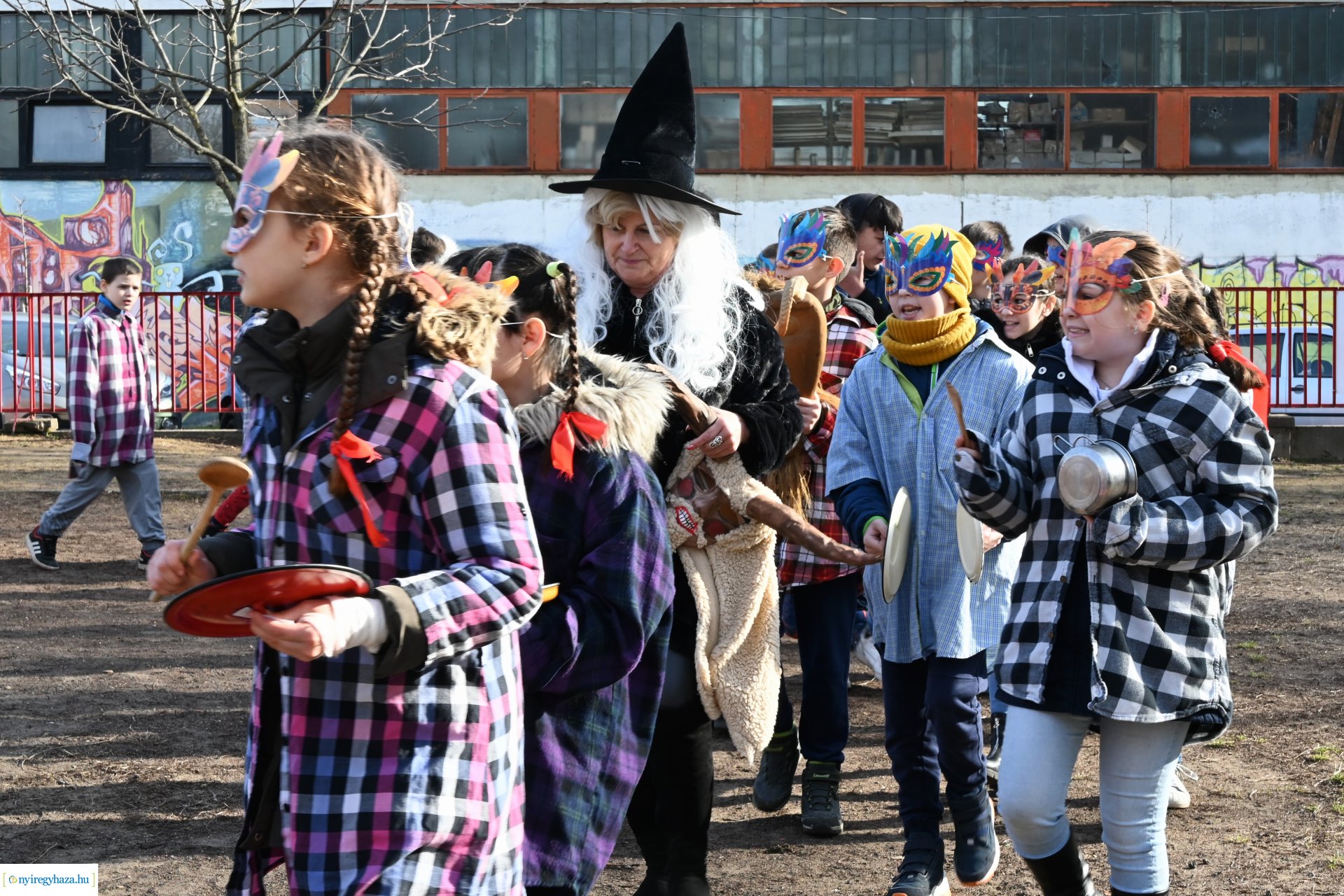 Kiszebáb égetés a Kazinczy Ferenc Tagintézményben