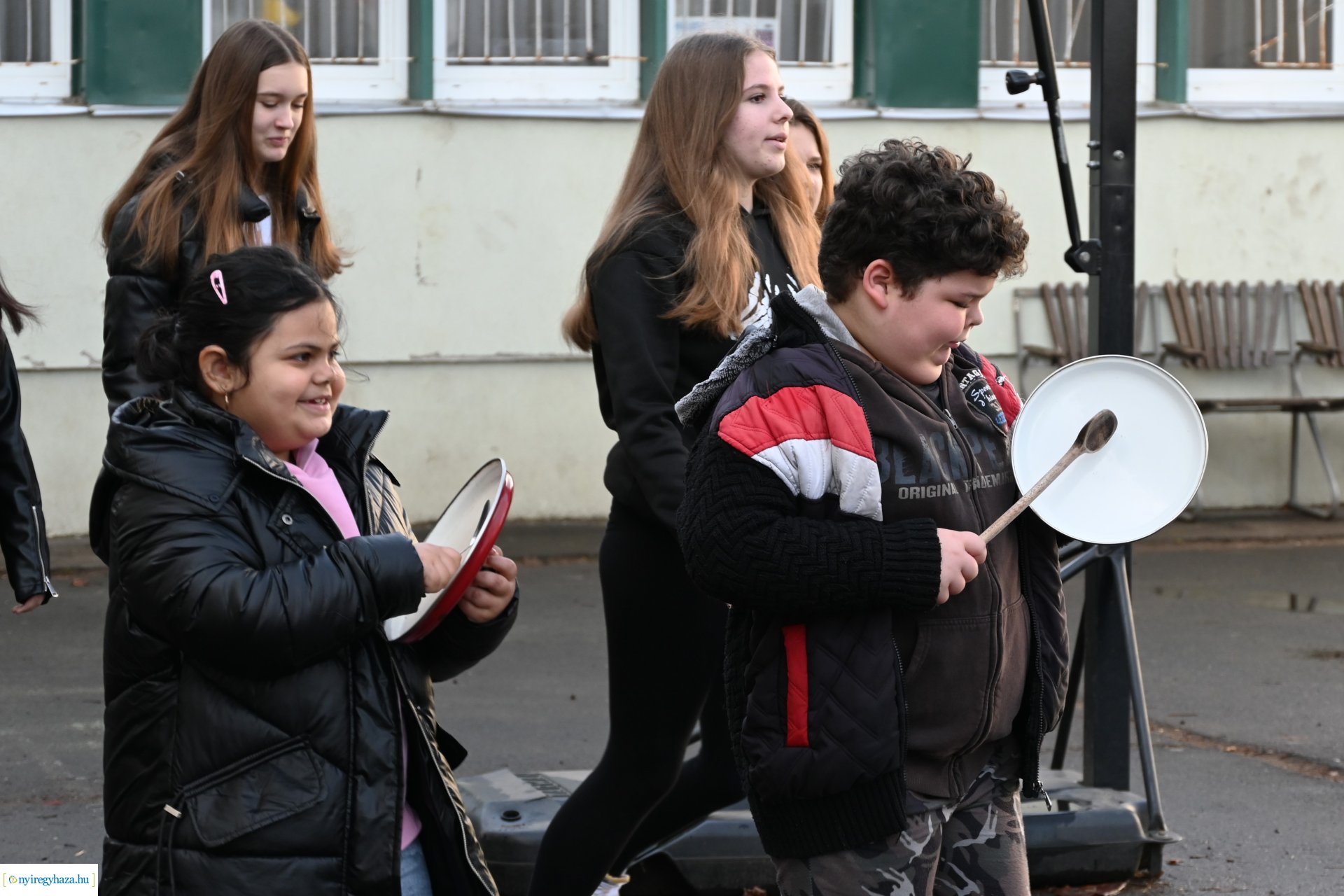 Kiszebáb égetés a Kazinczy Ferenc Tagintézményben
