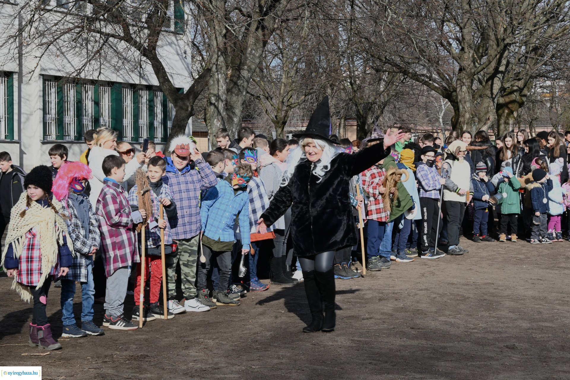 Kiszebáb égetés a Kazinczy Ferenc Tagintézményben
