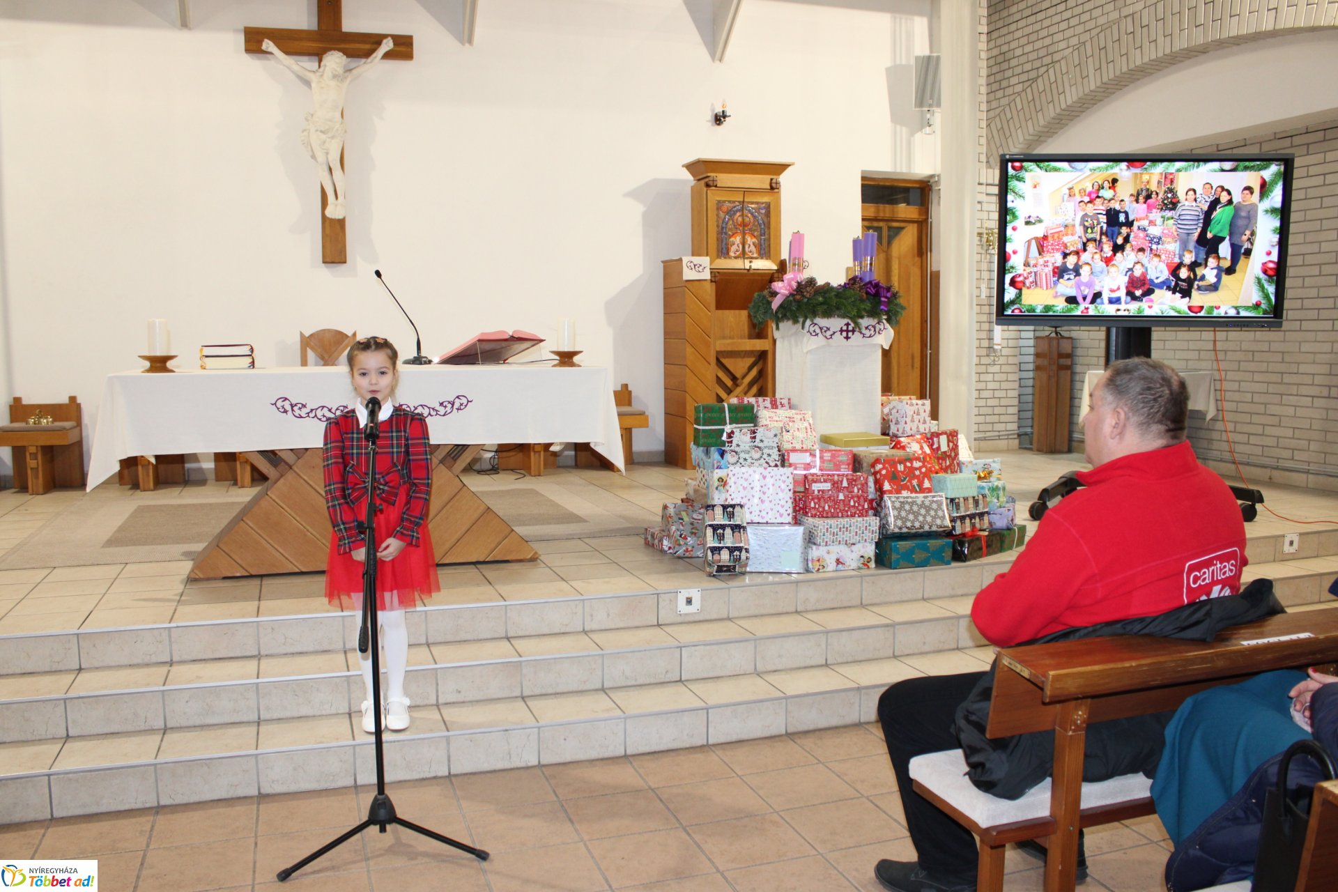  Kitárták a szívüket és jótékonysági gyűjtést szerveztek a Szent Imrében