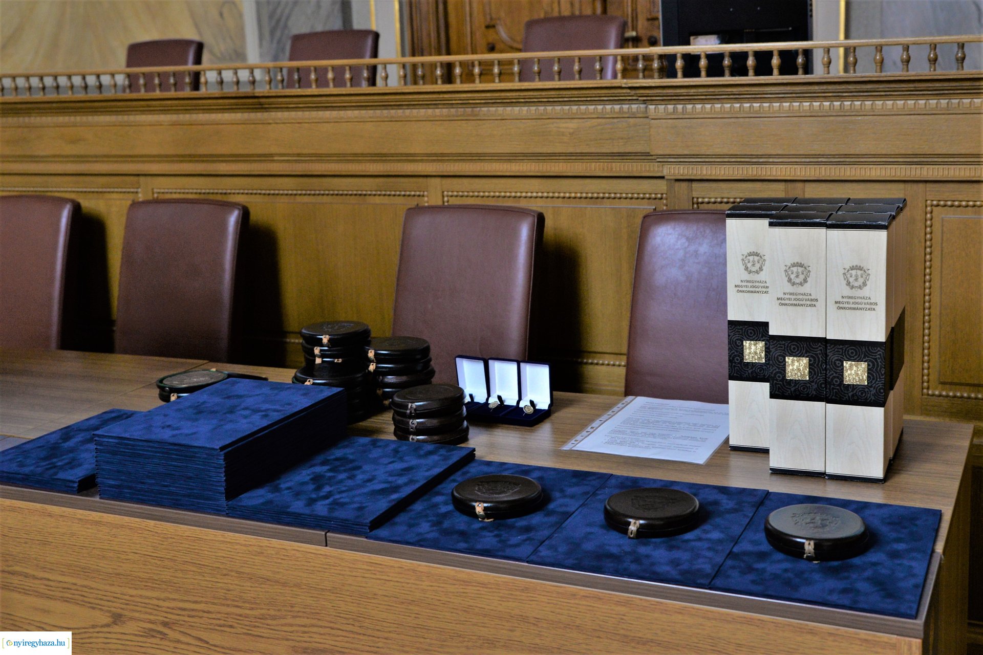 Kitüntetések átadása a  Városházán