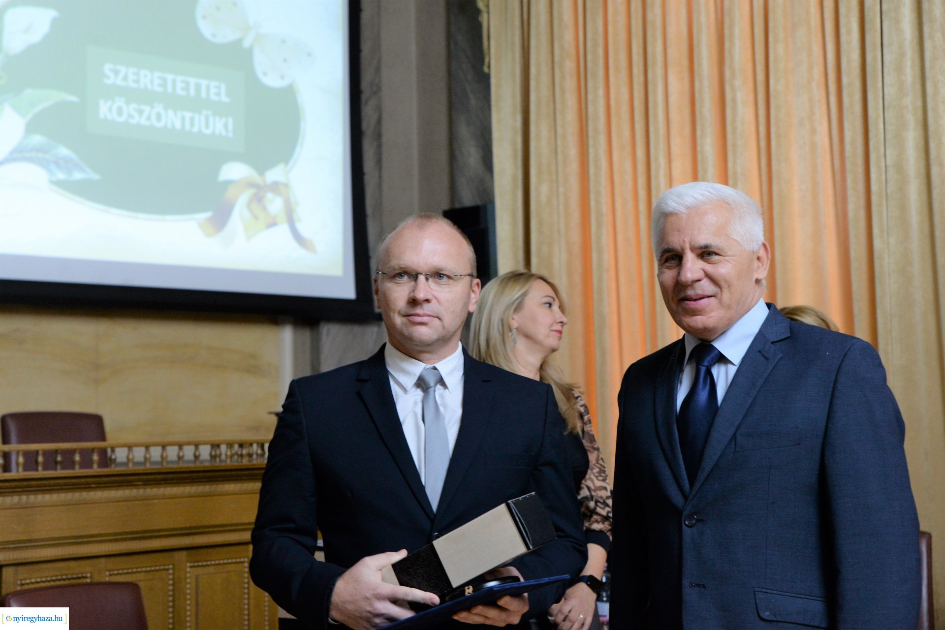 Kitüntetések átadása a  Városházán