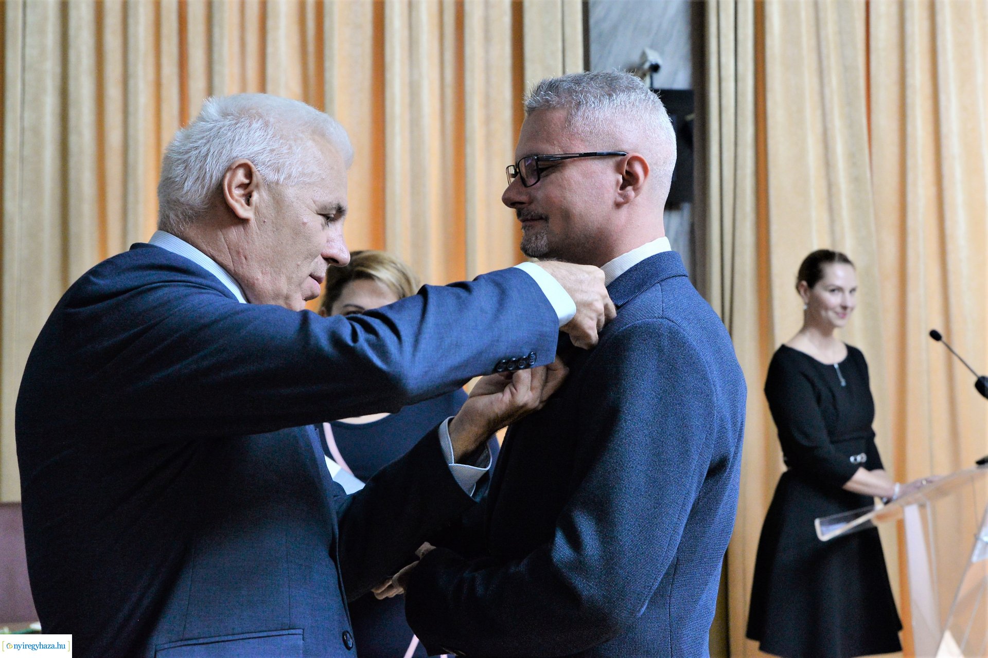 Kitüntetések átadása a  Városházán