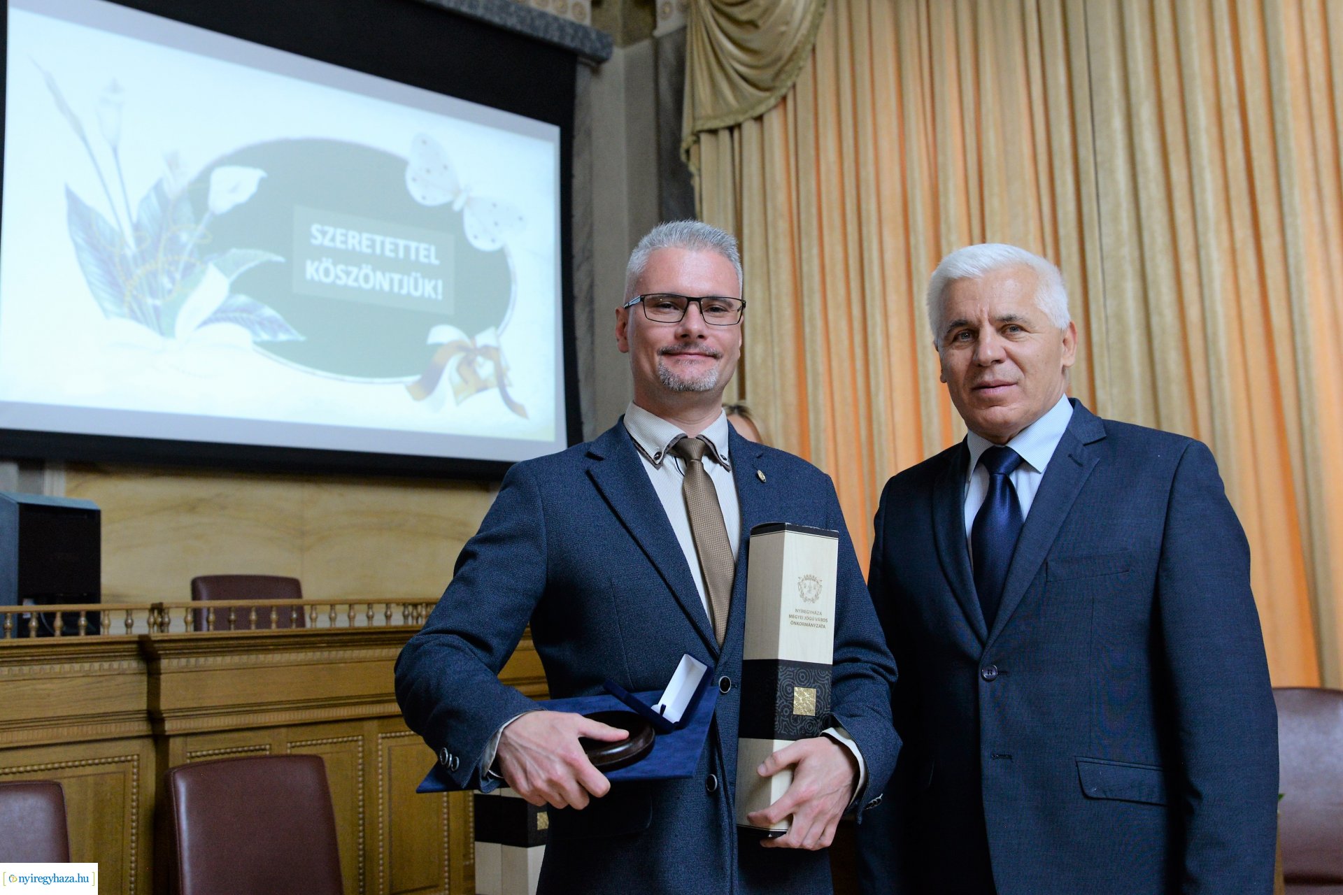 Kitüntetések átadása a  Városházán