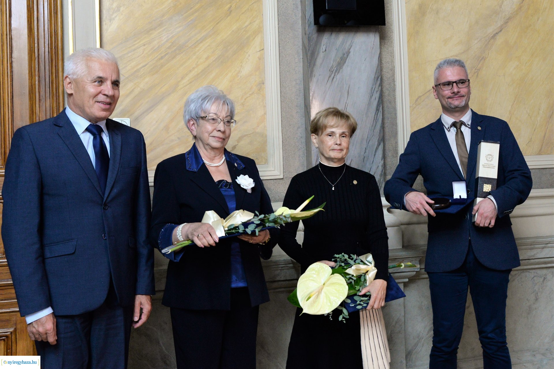 Kitüntetések átadása a  Városházán