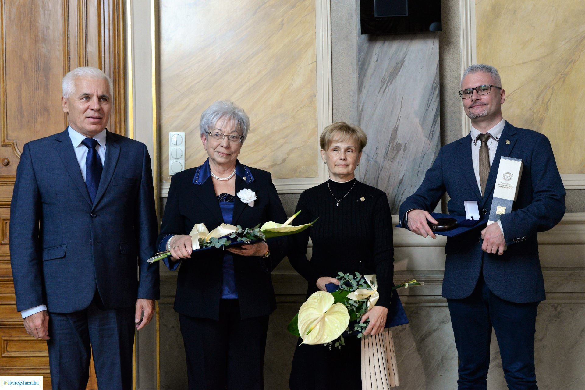 Kitüntetések átadása a  Városházán