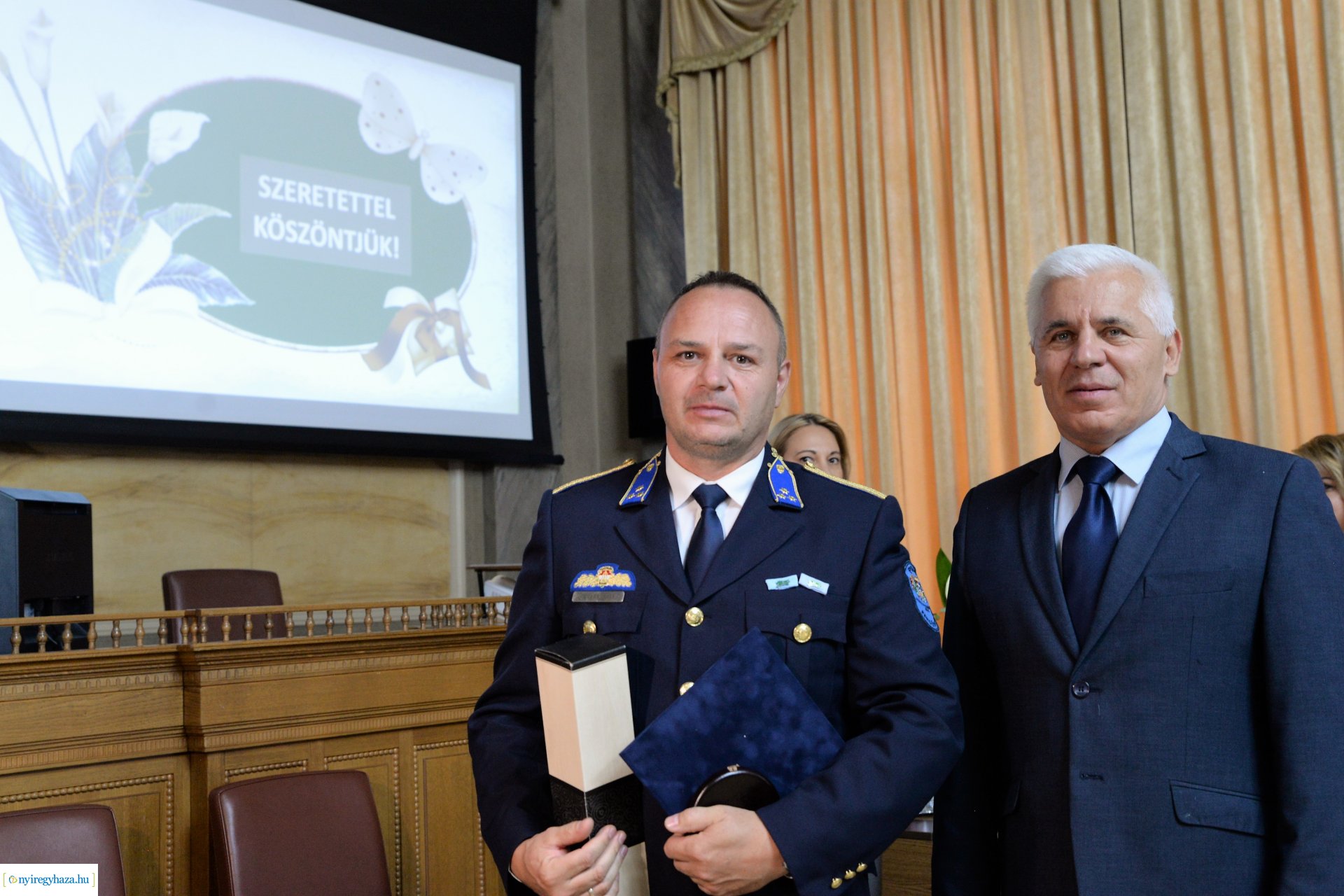 Kitüntetések átadása a  Városházán