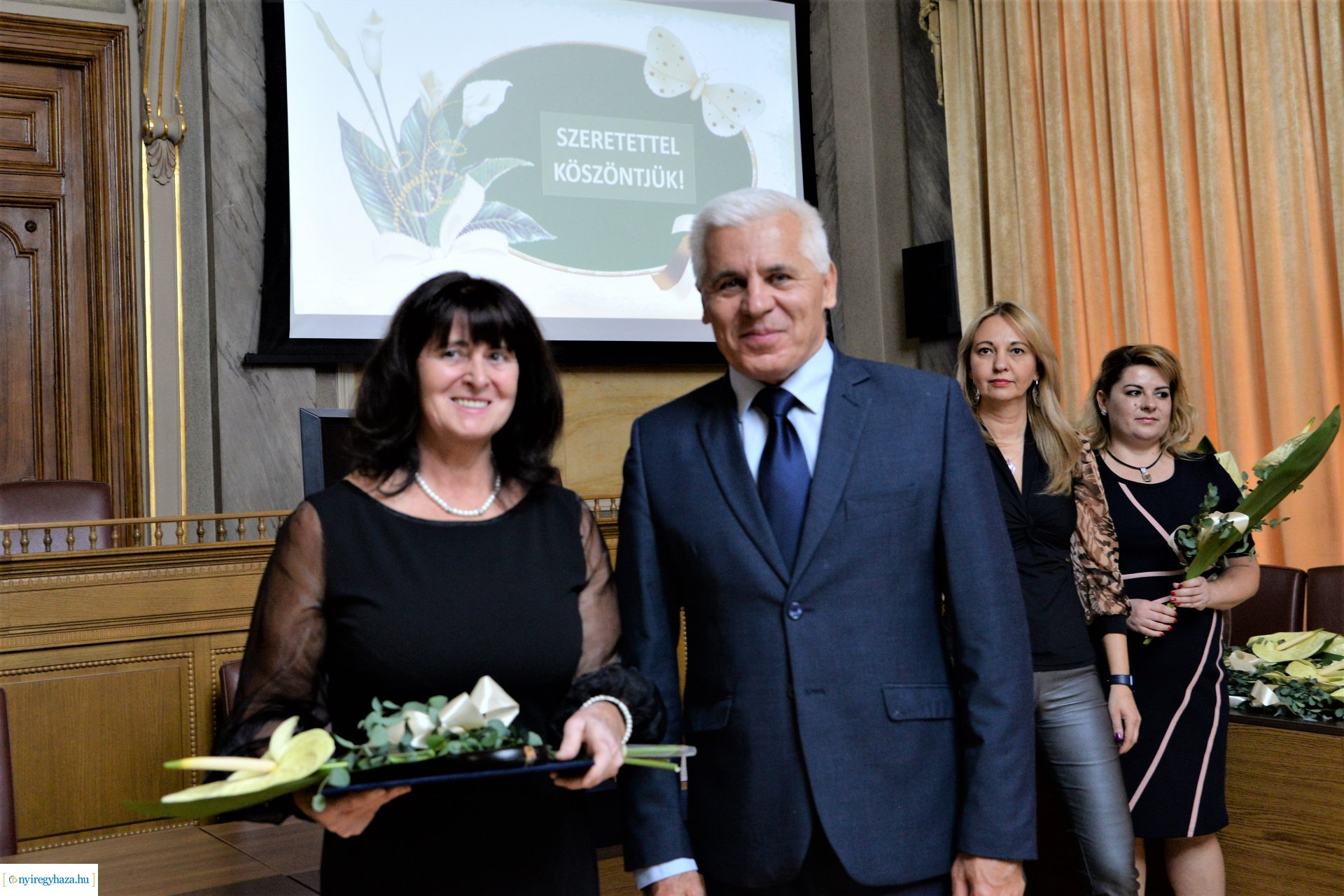 Kitüntetések átadása a  Városházán