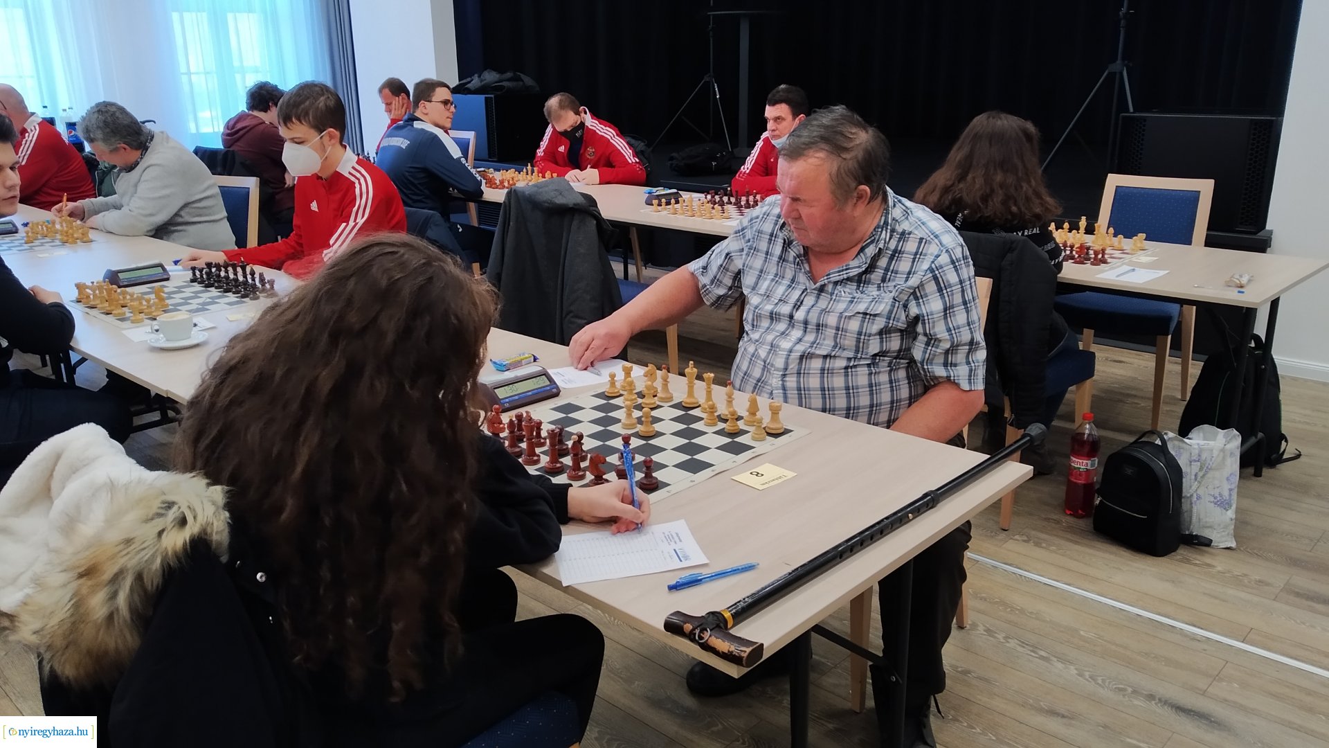 Kiütéses győzelem fehéren-feketén!