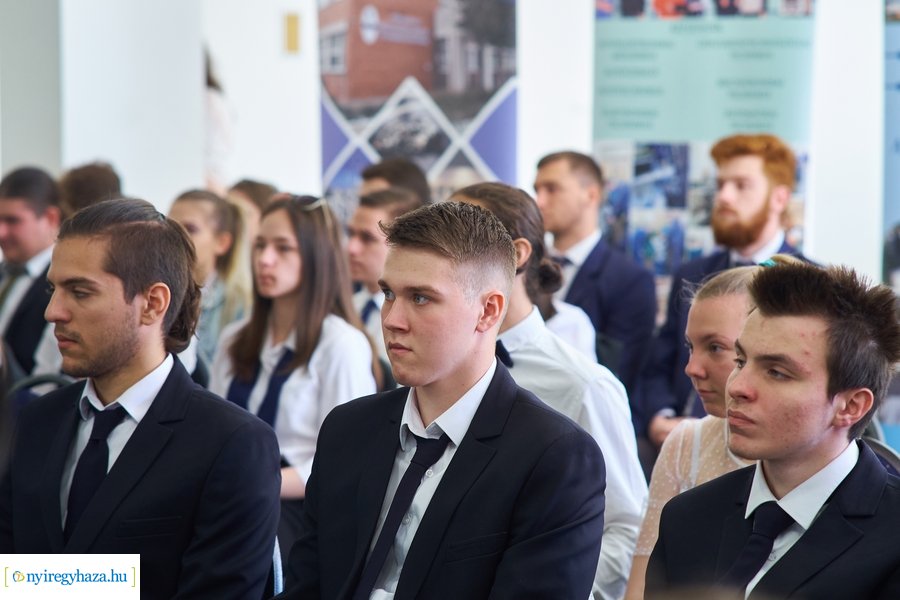 Kiváló tanulók elismerése az Inczédy iskolában