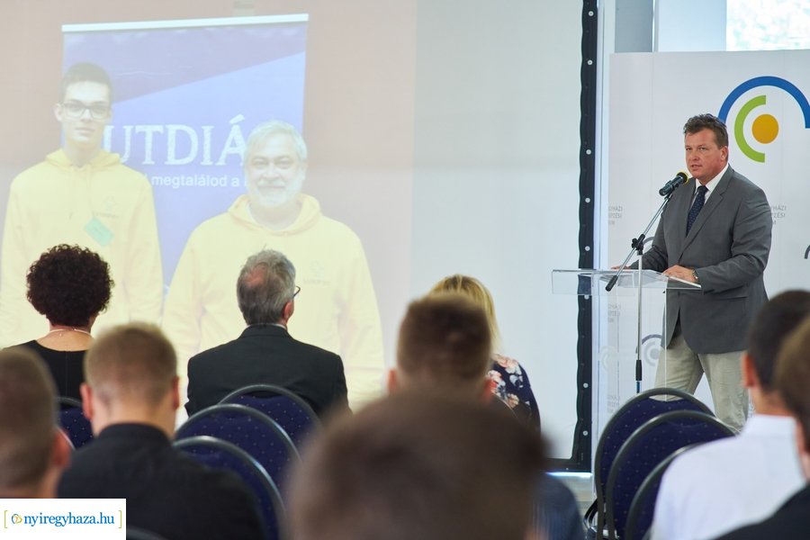 Kiváló tanulók elismerése az Inczédy iskolában