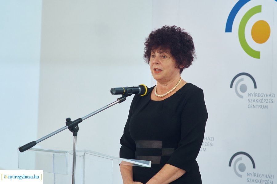 Kiváló tanulók elismerése az Inczédy iskolában