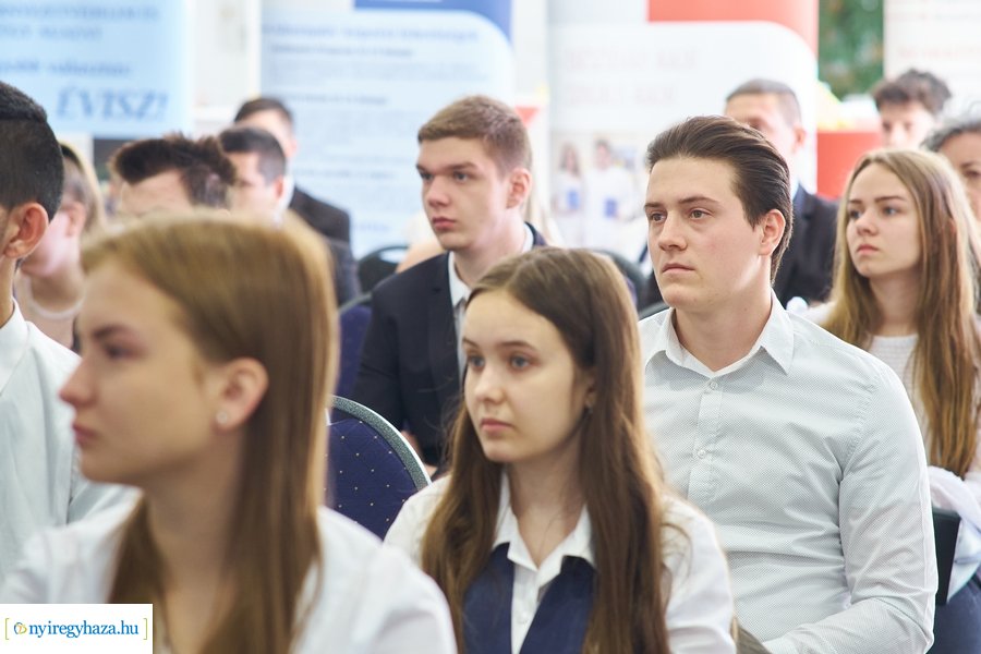 Kiváló tanulók elismerése az Inczédy iskolában