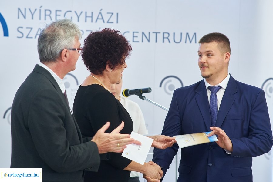 Kiváló tanulók elismerése az Inczédy iskolában