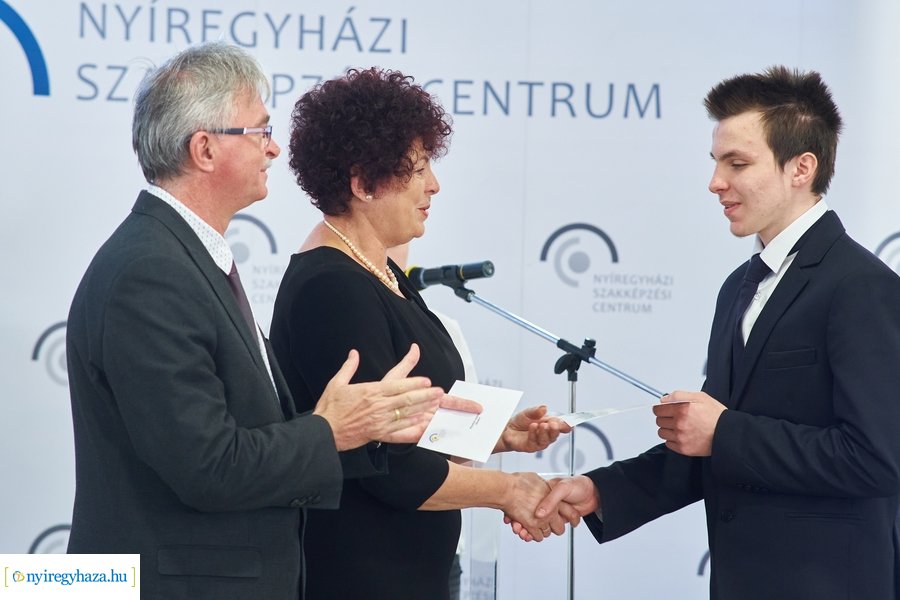 Kiváló tanulók elismerése az Inczédy iskolában