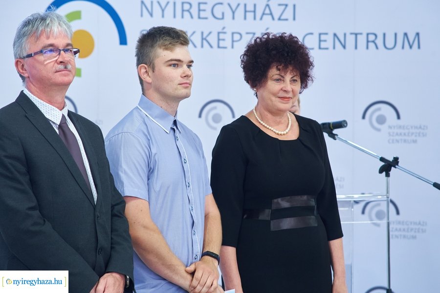 Kiváló tanulók elismerése az Inczédy iskolában