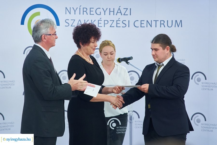 Kiváló tanulók elismerése az Inczédy iskolában