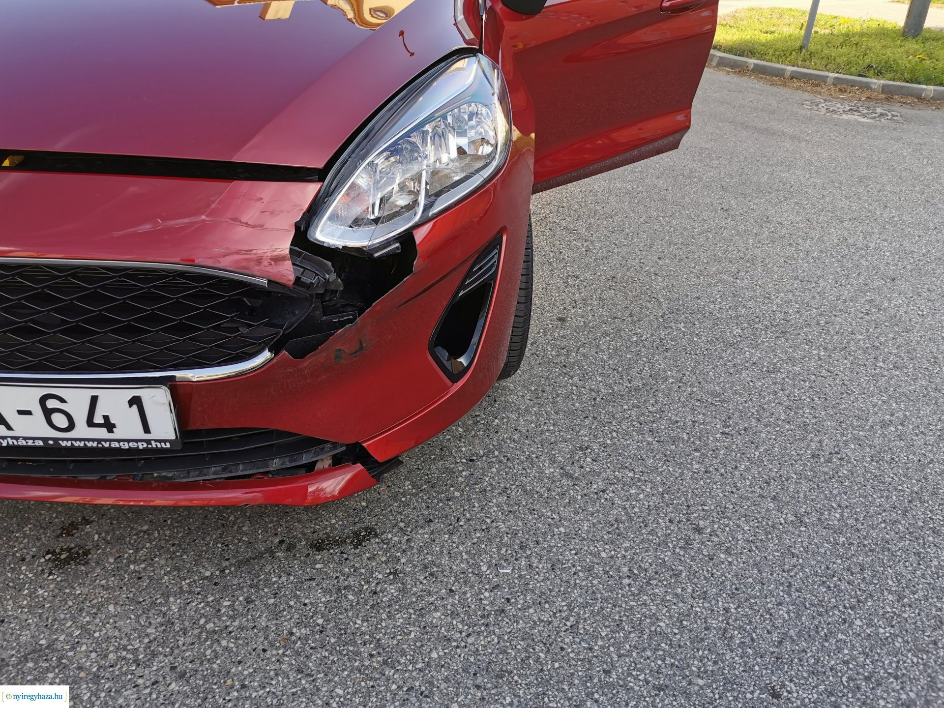 Koccanás az Arany János utcán